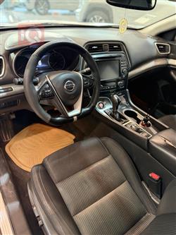 نيسان ماكسيما